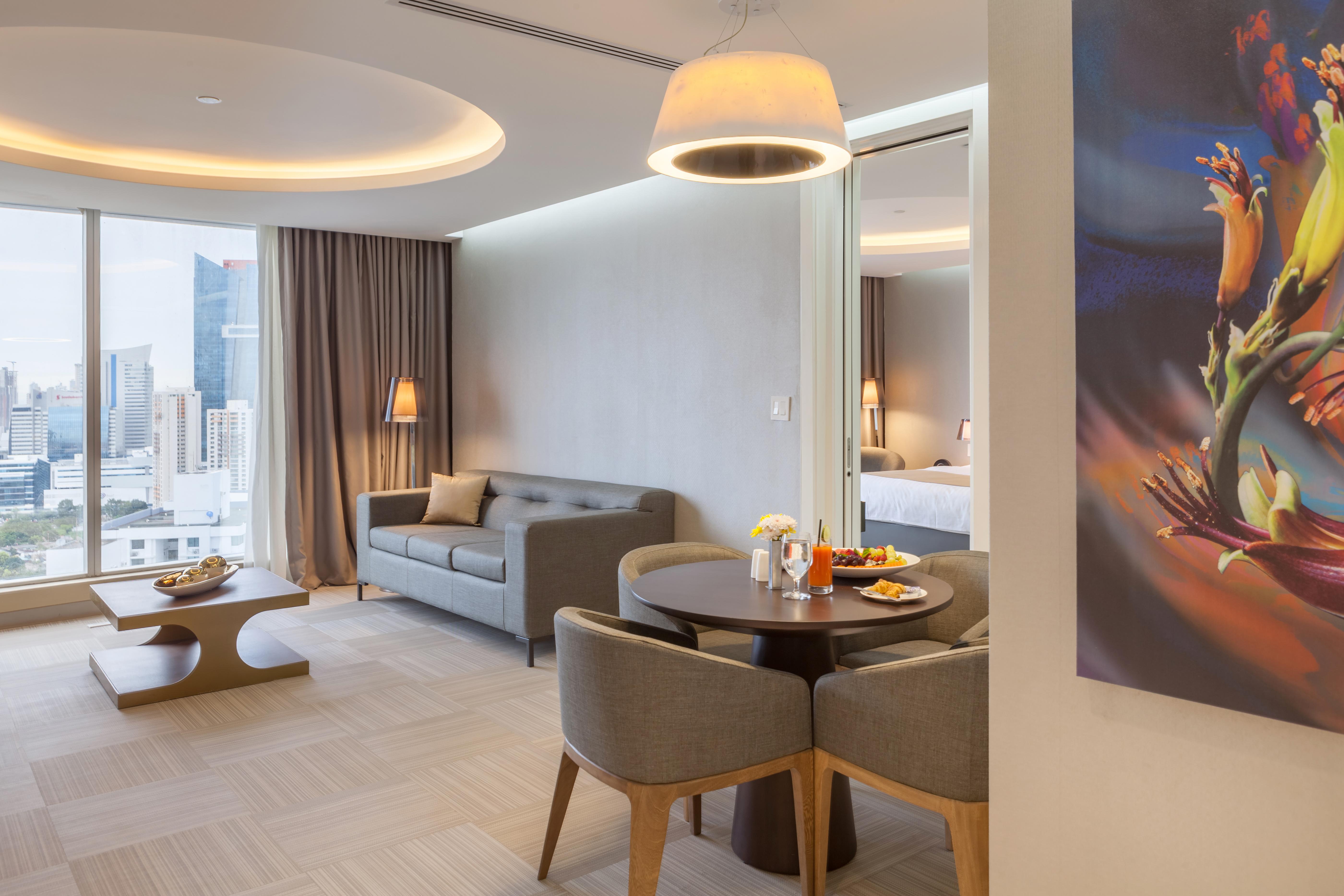 Hotel Las Americas Golden Tower Panama Bagian luar foto A suite at the hotel